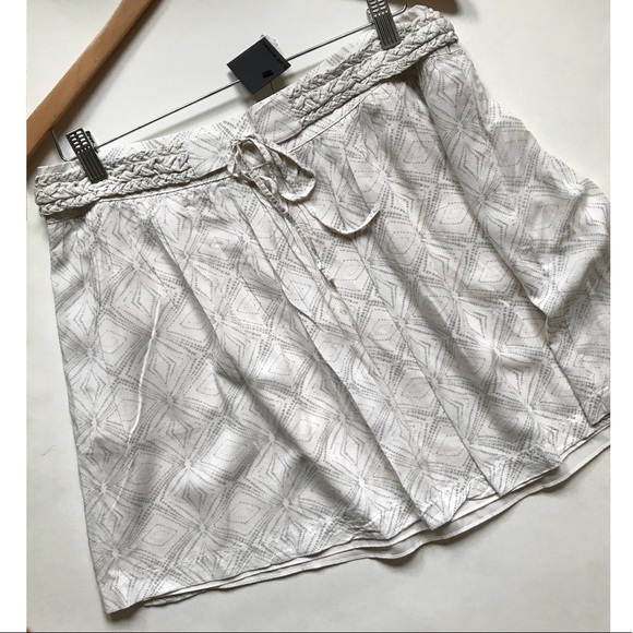 Club Monaco Dresses & Skirts - Club Monaco Ripley Skirt Off-White/Creme Sz 12 NWT